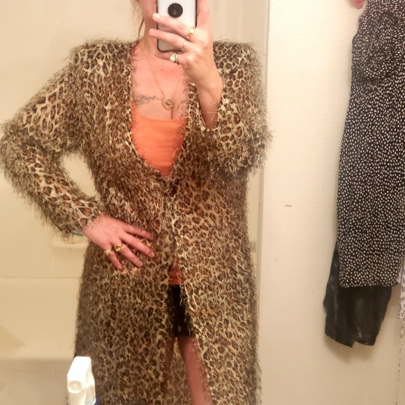 Spectacular Vejaiz Designs over coat. - Picture 6 of 6